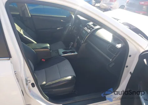 2014 Toyota Camry Se z USA, uszkodzony, nr VIN 4T1BF1FK5EU329231